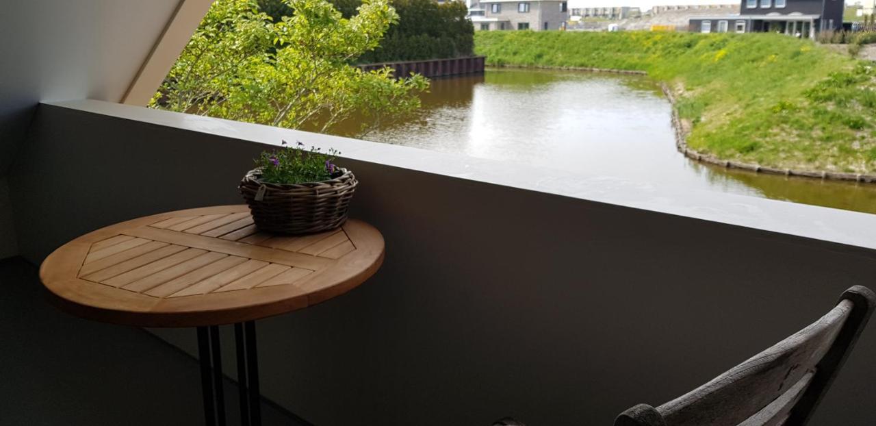 هيرهيُخوفاتْ Prachtig Vrijstaand Appartement Aan Het Water المظهر الخارجي الصورة