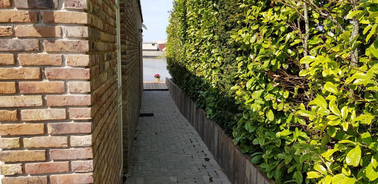هيرهيُخوفاتْ Prachtig Vrijstaand Appartement Aan Het Water المظهر الخارجي الصورة